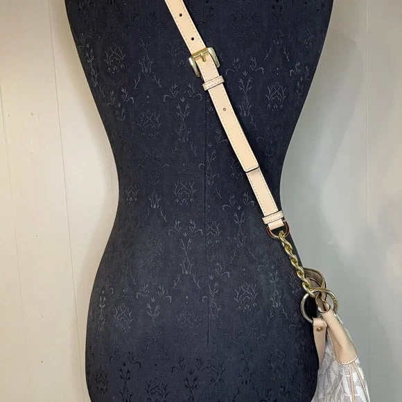 Michael Kors purse - Picture 2 of 7